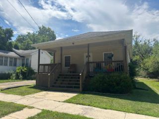 Foreclosed Home - 218 JOHN F KENNEDY AVE, 64601