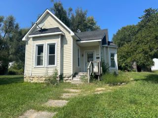 Foreclosed Home - 1113 WEBSTER ST, 64601