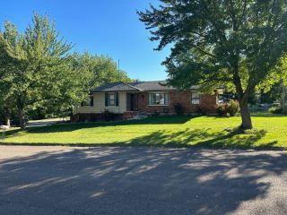 Foreclosed Home - 1509 MAPLE ST, 64601