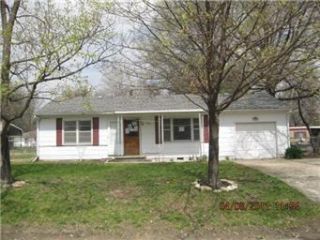 Foreclosed Home - 540 E 8TH ST, 64720