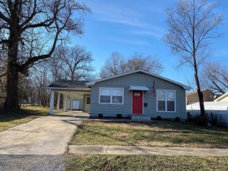 Foreclosed Home - 603 N 4TH ST, 64735