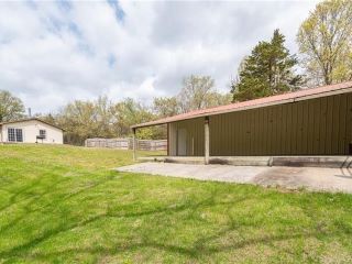 Foreclosed Home - 930 NE 231ST RD, 64735