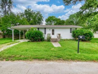 Foreclosed Home - 101 N 8TH ST, 64735