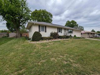 Foreclosed Home - 107 W SUNDALE DR, 64735