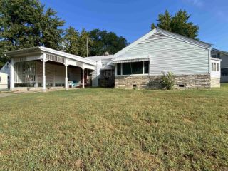 Foreclosed Home - 303 SUNRISE DR, 64735