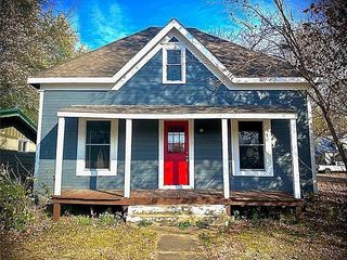 Foreclosed Home - 231 E PINE ST, 64742