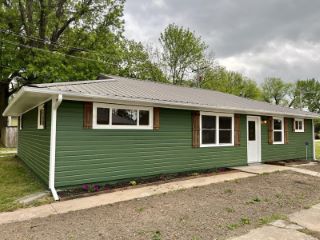 Foreclosed Home - 103 E 8TH ST, 64759