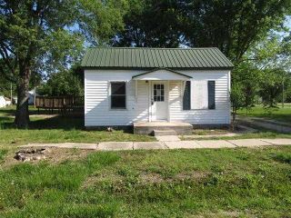 Foreclosed Home - 206 W 4TH ST, 64770