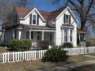 Foreclosed Home - 301 E 7TH ST, 64788