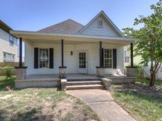 Foreclosed Home - 1605 PENNSYLVANIA AVE, 64804