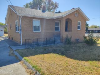 Foreclosed Home - 530 E 32ND ST, 64804