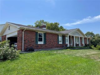 Foreclosed Home - 302 E 8TH ST, 65041