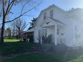 Foreclosed Home - 401 S 2ND ST, 65066