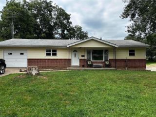 Foreclosed Home - 413 E PETERS AVE, 65066