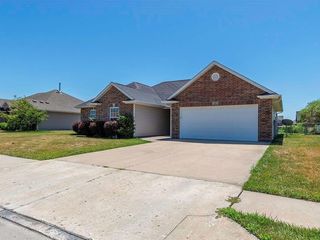 Foreclosed Home - 702 COUNTRY LAND DR, 65240