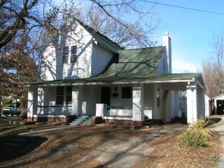 Foreclosed Home - 1005 W DAVIS ST, 65248