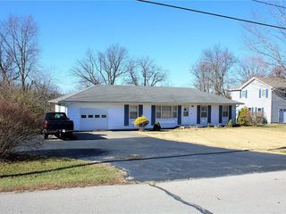 Foreclosed Home - 305 ROCK RD, 65275
