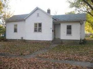 Foreclosed Home - 700 N Prospect Ave, 65301