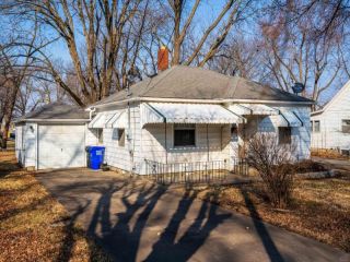 Foreclosed Home - 1500 S WARREN AVE, 65301