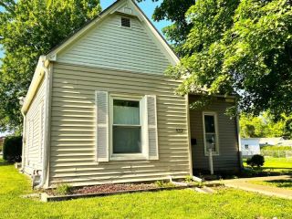 Foreclosed Home - 637 E 16TH ST, 65301