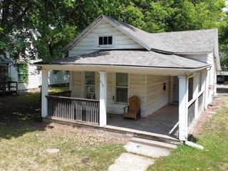 Foreclosed Home - 612 W 4TH ST, 65301