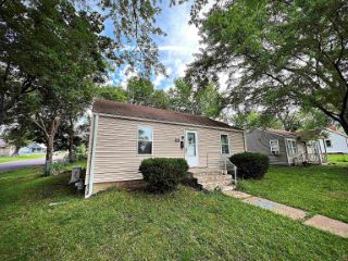 Foreclosed Home - 1801 E 7TH ST, 65301