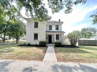 Foreclosed Home - 1420 S VERMONT AVE, 65301