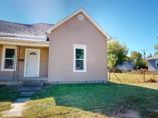 Foreclosed Home - 636 E 16TH ST, 65301