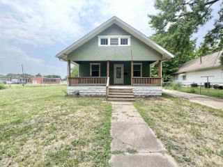 Foreclosed Home - 311 N PROSPECT AVE, 65301