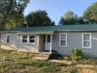 Foreclosed Home - 110 W 6TH ST, 65336