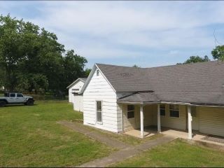 Foreclosed Home - 7030 S WALL ST, 65438