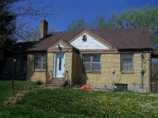 Foreclosed Home - 900 HISTORIC 66 W, 65583