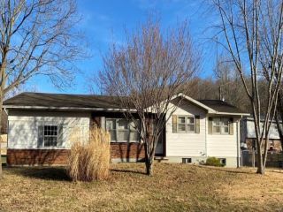 Foreclosed Home - 1201 HULL VALLEY DR, 65583