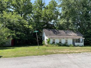 Foreclosed Home - 107 E MURRAY ST, 65604