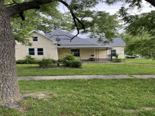Foreclosed Home - 904 S OAK AVE, 65605