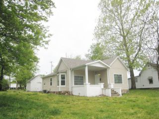 Foreclosed Home - 114 E COLLEGE ST, 65605