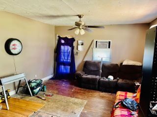 Foreclosed Home - 109 W HAWTHORNE ST, 65605