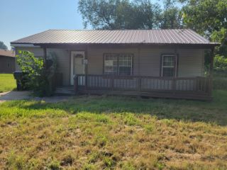 Foreclosed Home - 921 S HUDSON AVE, 65605