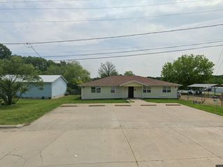 Foreclosed Home - 520 N HOLT AVE, 65613