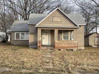 Foreclosed Home - 603 W PINE ST, 65613