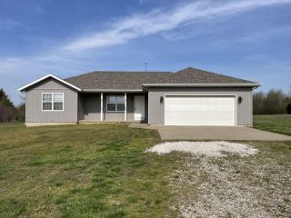 Foreclosed Home - 1531 SUNNY ACRE PL, 65613