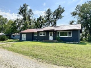 Foreclosed Home - 2590 W BROADWAY ST, 65613