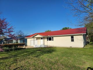 Foreclosed Home - 506 S HICKORY ST, 65622
