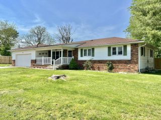 Foreclosed Home - 400 W PENNSYLVANIA ST, 65704