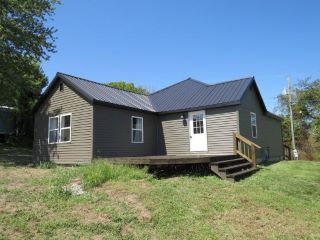 Foreclosed Home - 864 W CLARK ST, 65704