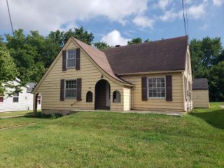 Foreclosed Home - 552 W JACKSON ST, 65706