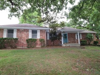 Foreclosed Home - 1301 N PINE ST, 65706