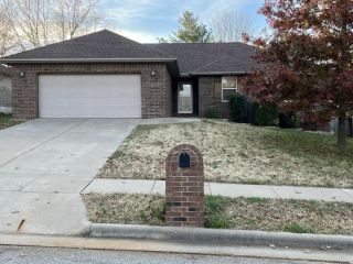 Foreclosed Home - 583 S CANTERBURY LN, 65714