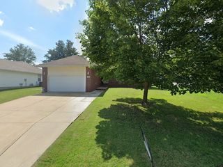 Foreclosed Home - 419 S SOUTHGATE DR, 65714