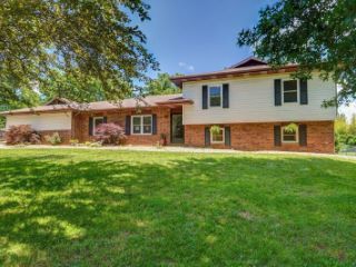 Foreclosed Home - 962 W MEADOWVIEW DR, 65714